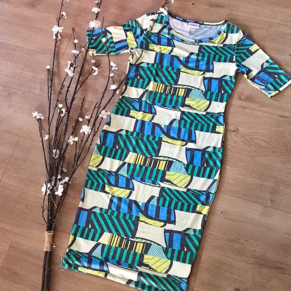 A Sweet LuLaRoe T-Shirt Dress - Picture 4 of 6